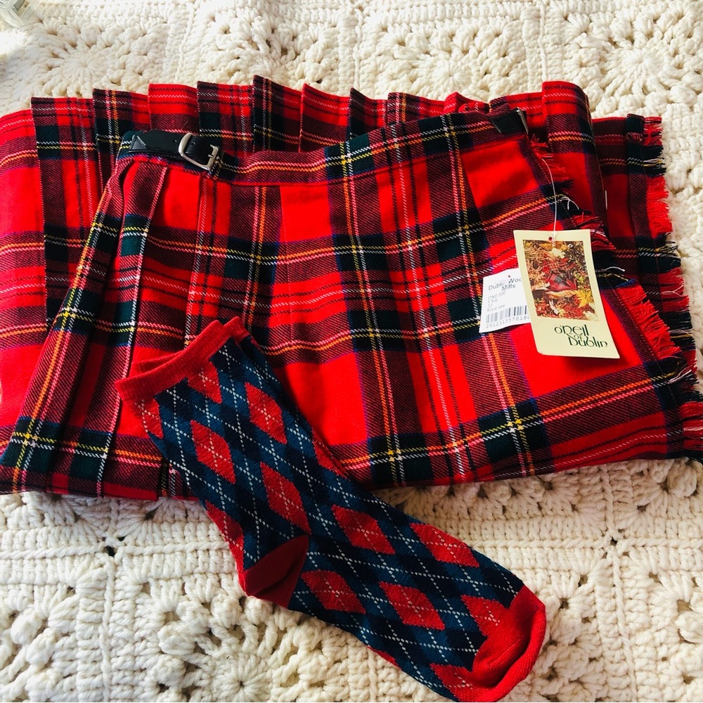 NWT O’Neil of Dublin Youth Kilt Red Royal Stewart Size 32 Age 9-10